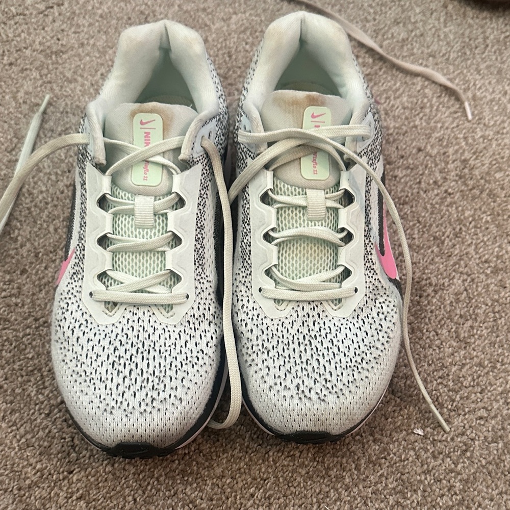 Women's mint green and Pink Nike Running Shoes